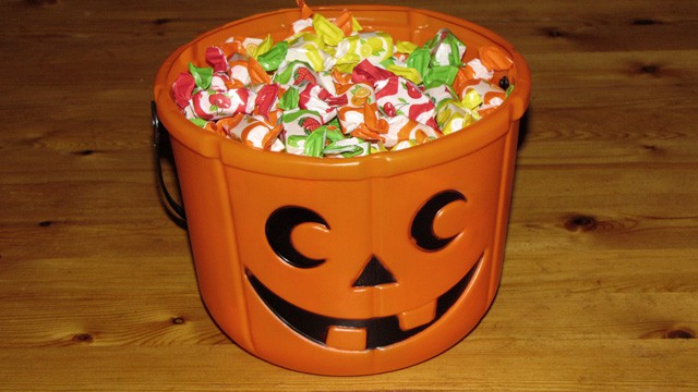 halloween_candy_bucket
