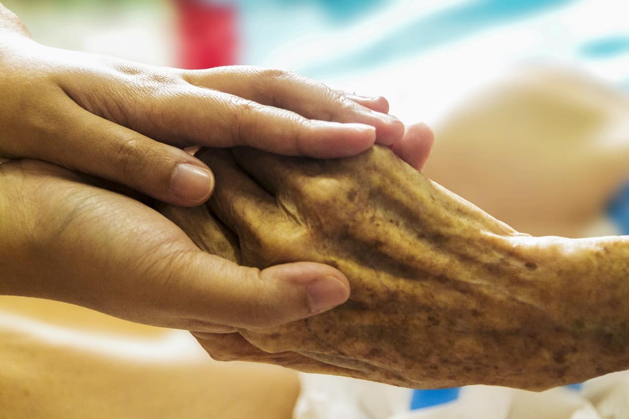 elderly_hand_assisted_dying