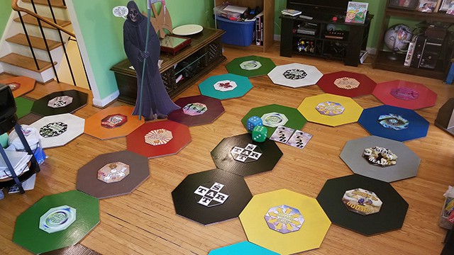 livingroom_homemadegameguru_boardgame