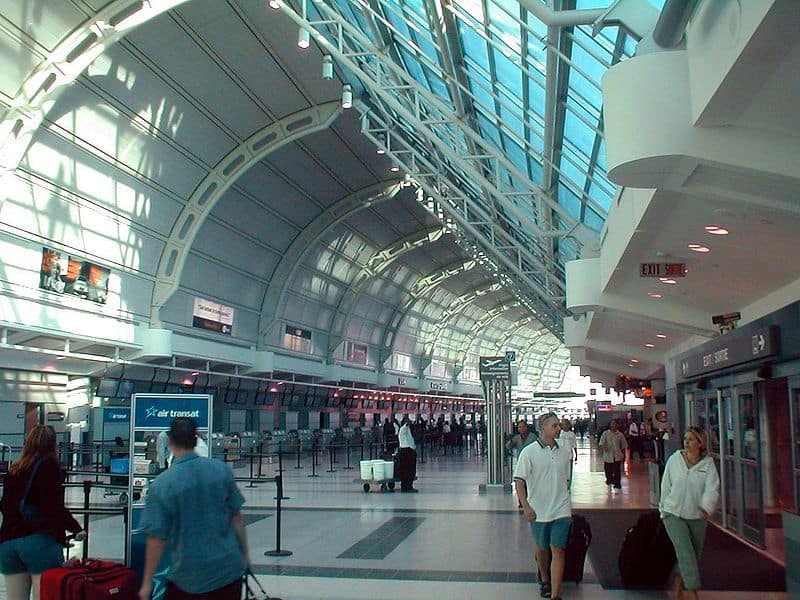 800px-international_airport_toronto_pearson