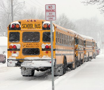 school_bus_snow