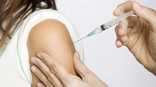 mississauga-vaccination-needle
