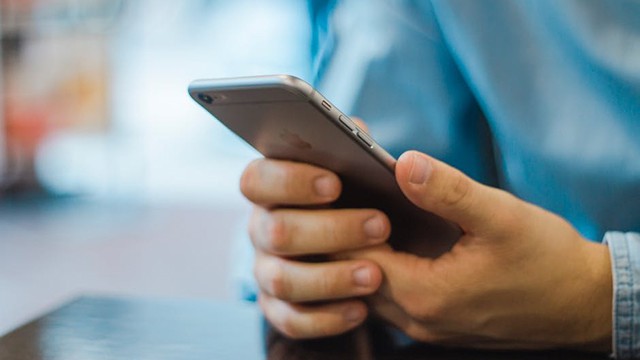 cellphone ban ontario schools
