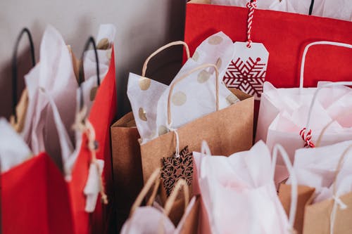 Canadians shopping Christmas holiday season