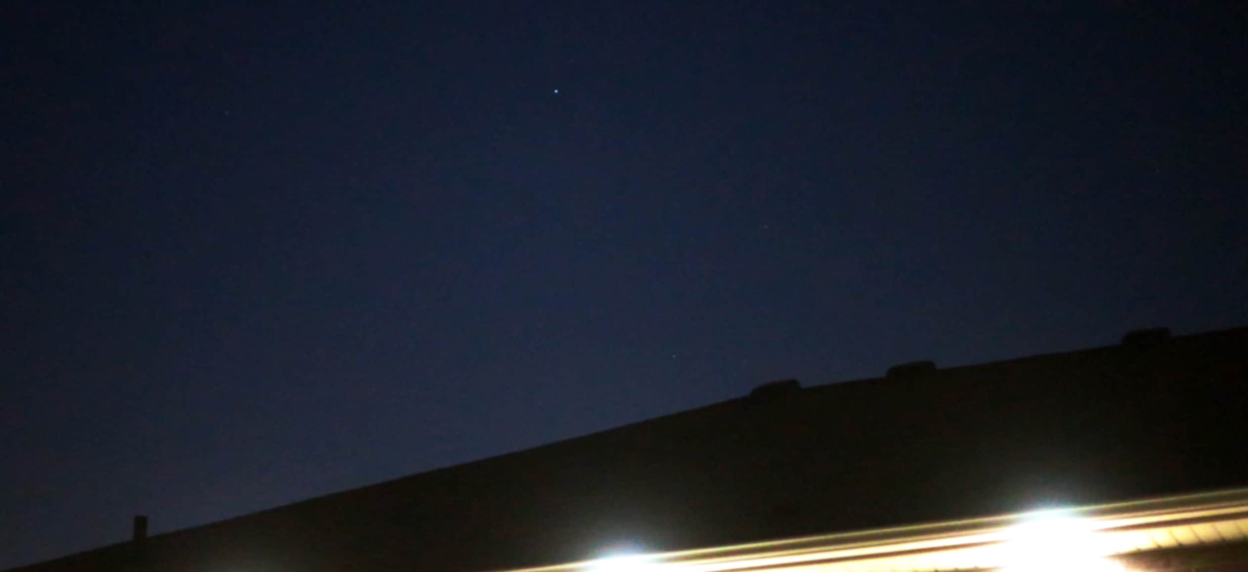 Elon Musk's SpaceX Dragon visible over Mississauga