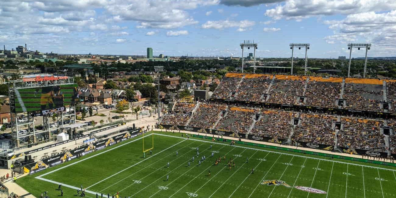majs Udseende Retfærdighed How to get to and from Hamilton's Tim Hortons Field for the Canada-USA FIFA  World Cup qualifier | inTheHammer