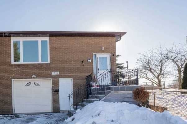 Mississauga home sells for $400K over asking price