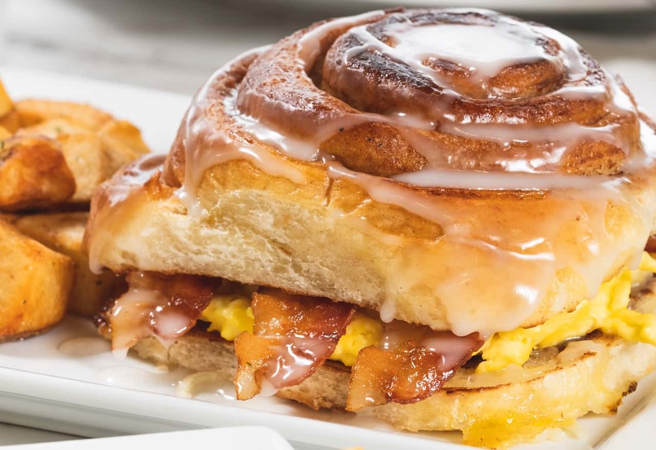Popular breakfast restaurant Pür & Simple is bringing its 5 must-try dishes to Guelph. Cinnabacon