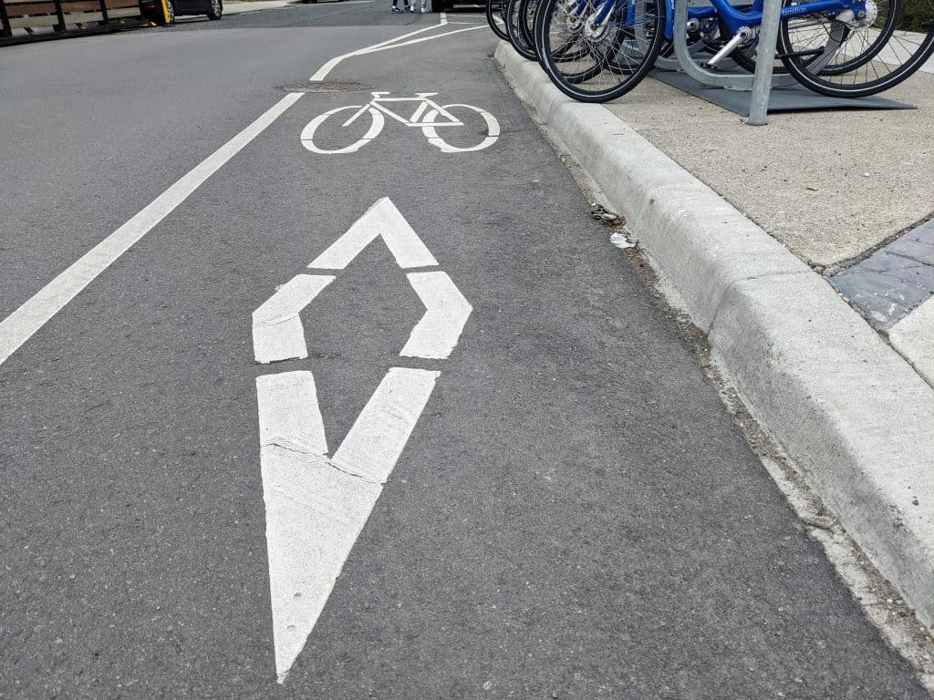 bike lanes mississauga
