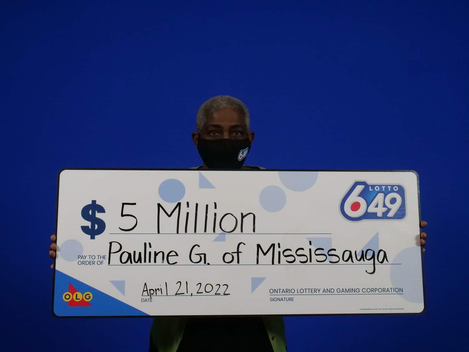 Mississauga lotto winner happy to share news of $5 million jackpot with daughter
