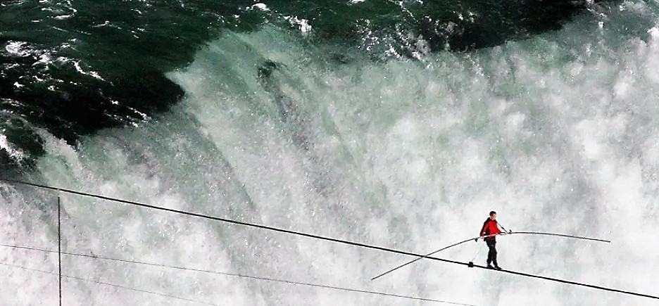 Sui behandle panik VIDEO: Niagara Falls ready to celebrate anniversary of high-wire walk over  falls | inNiagaraRegion