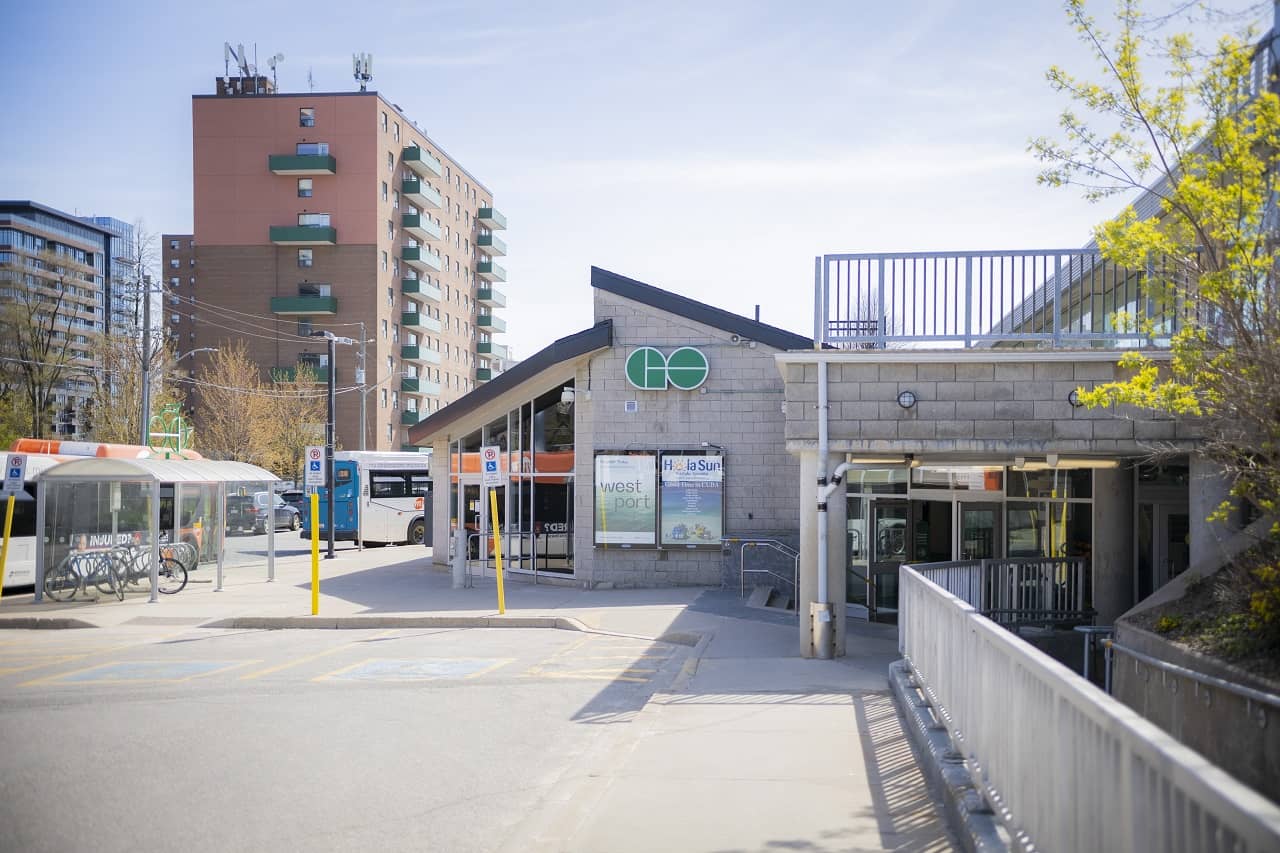 An eco-friendly on-demand shuttle will exclusively connect Brightwater residents to the Port Credit GO Station, and the nearby MiWay bus loop is another valuable transit option.