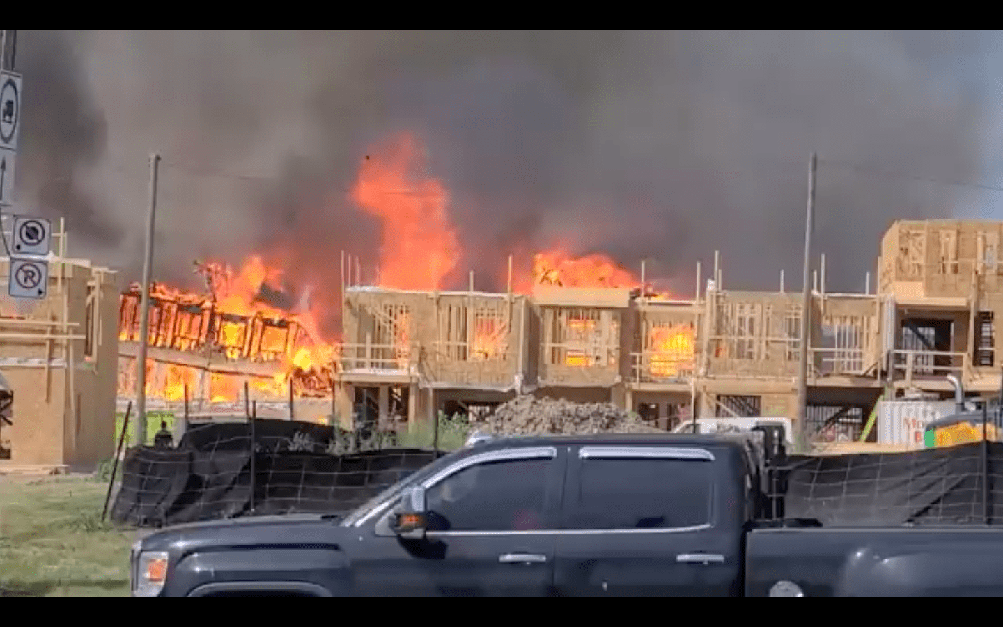 Video del devastador incendio en Hamilton que causó $10 millones en daños