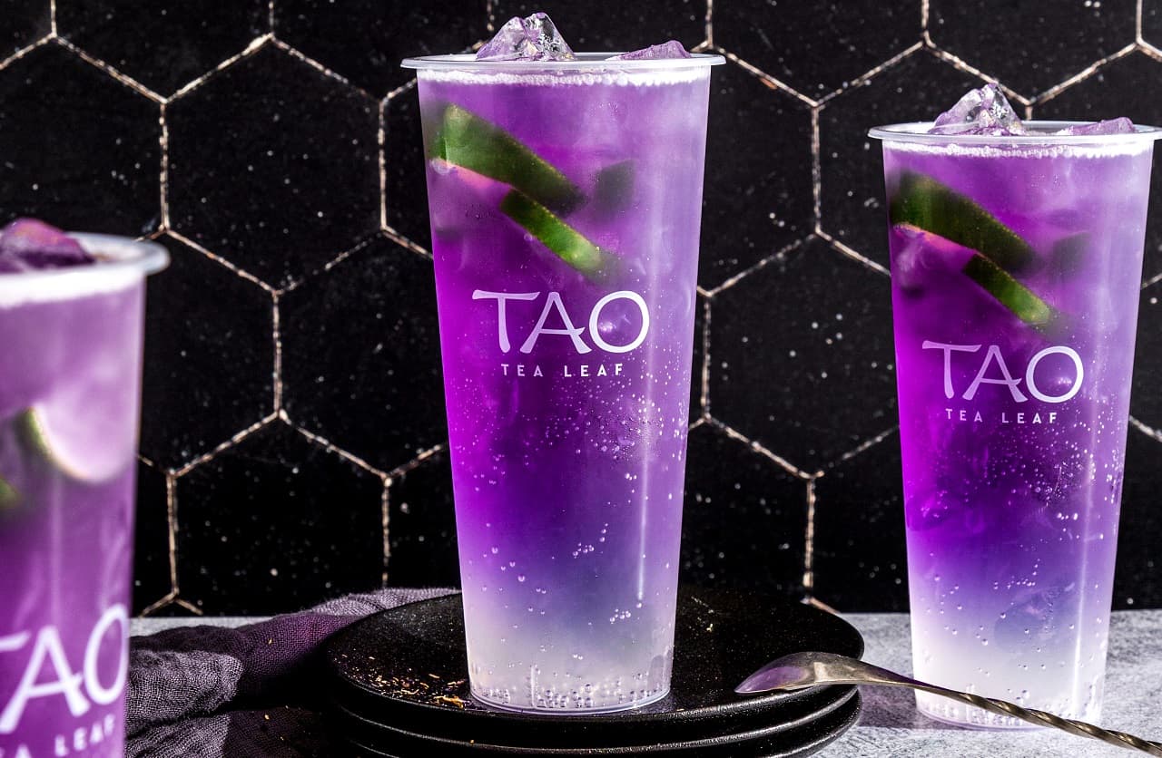 Tao Te Leaf: Two iced teas.