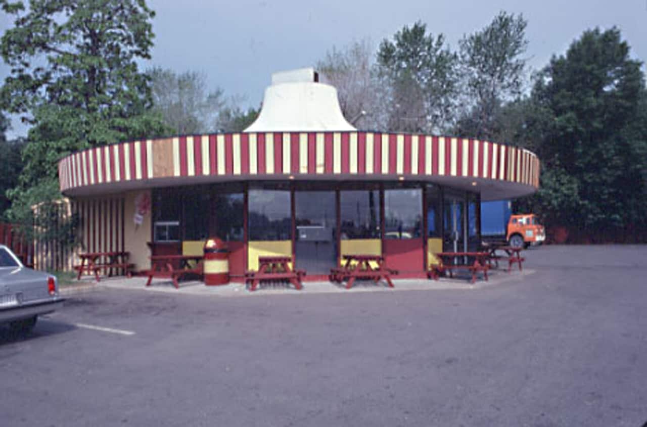 satellite restaurant