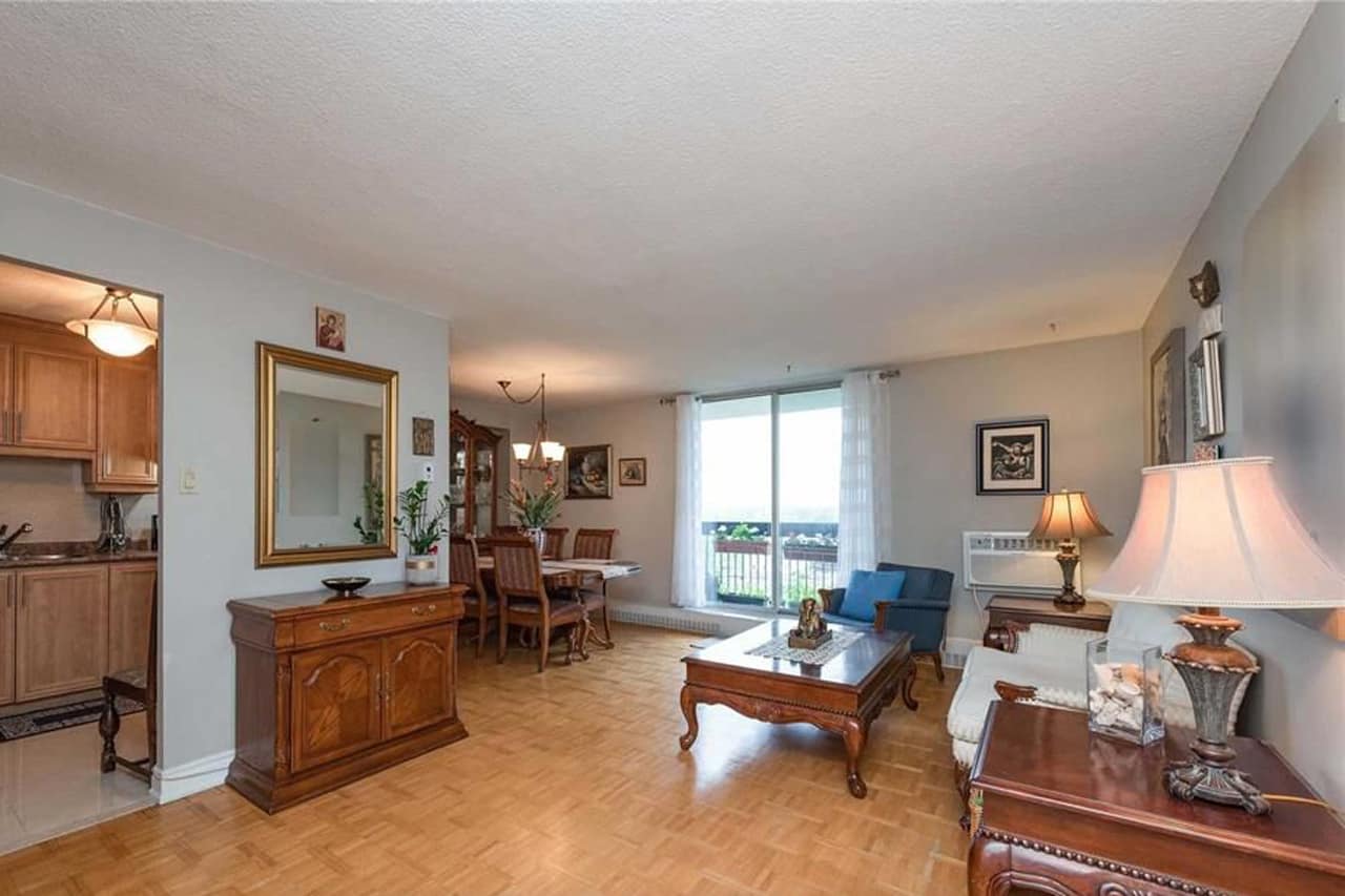 least expensive mississauga homes