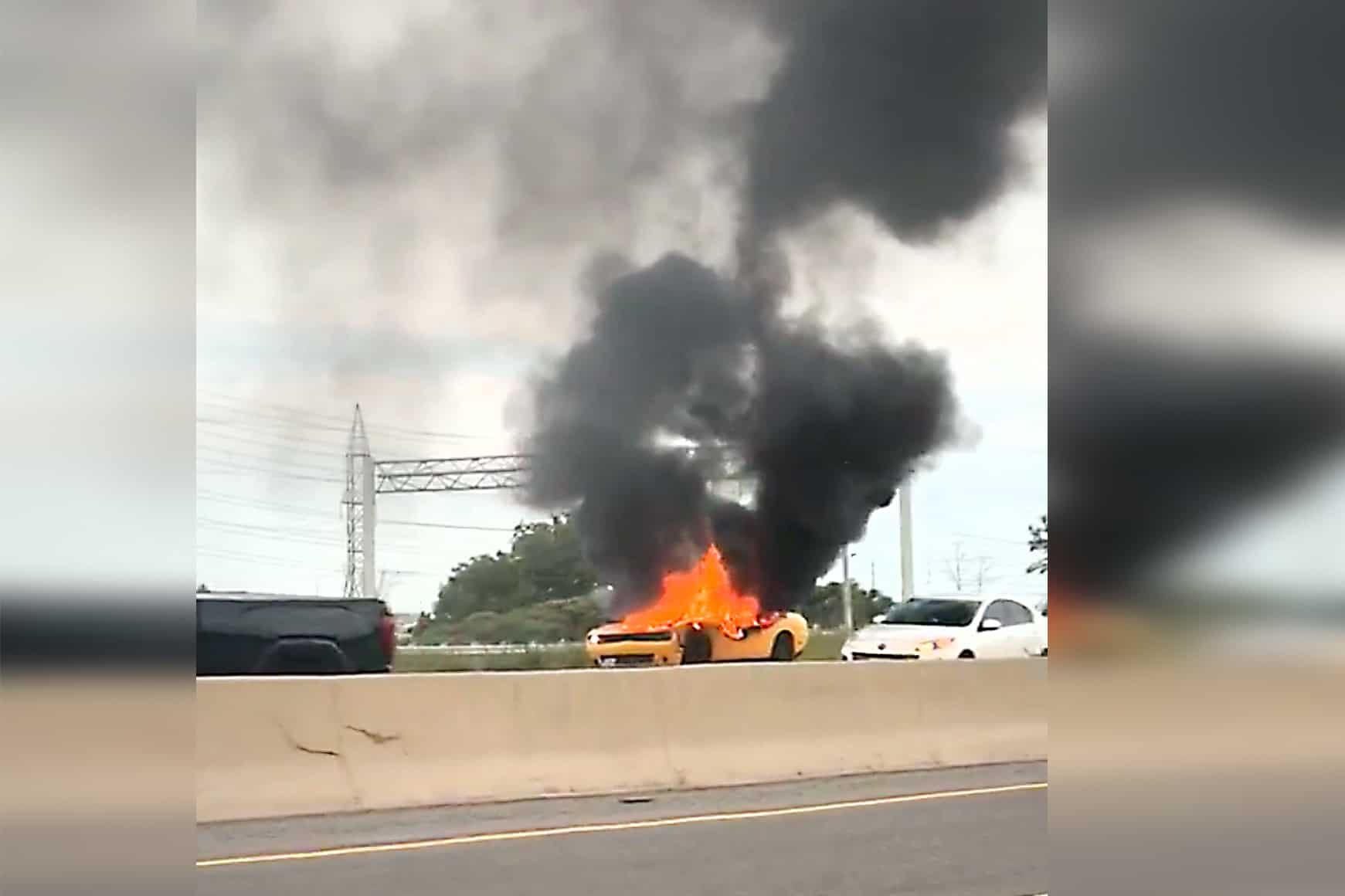 hwy 403 vehicle fire mississauga