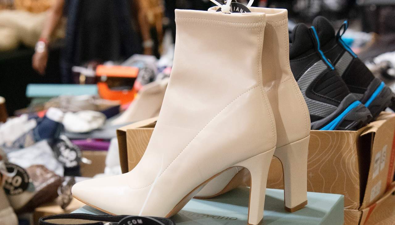 $10 shoes, 80% off winter coats, and makeup at this massive Pop-Up Giant warehouse sale in Mississauga