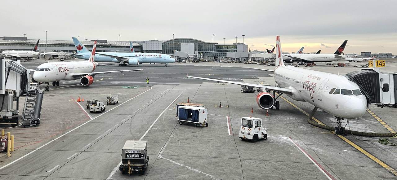 Porter Airlines flight declares emergency, diverts to Pearson Airport in Mississauga