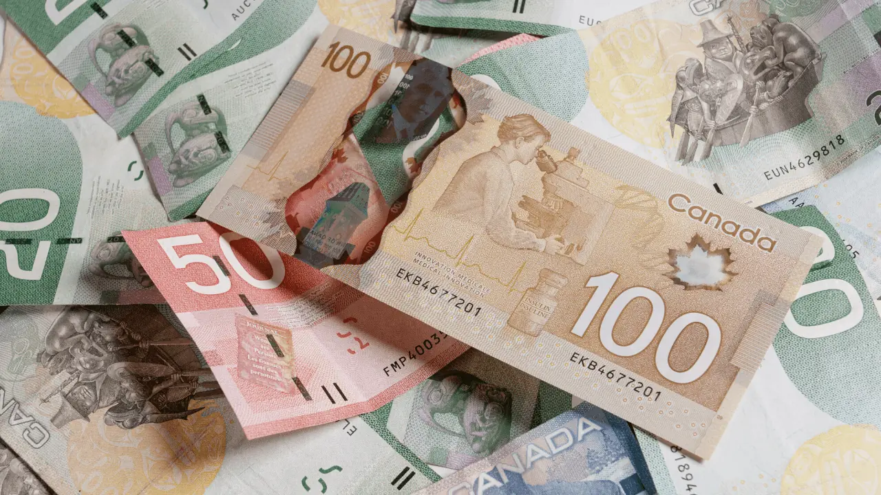 Numerous frauds involving 'prop money' are occurring in Ontario: police
