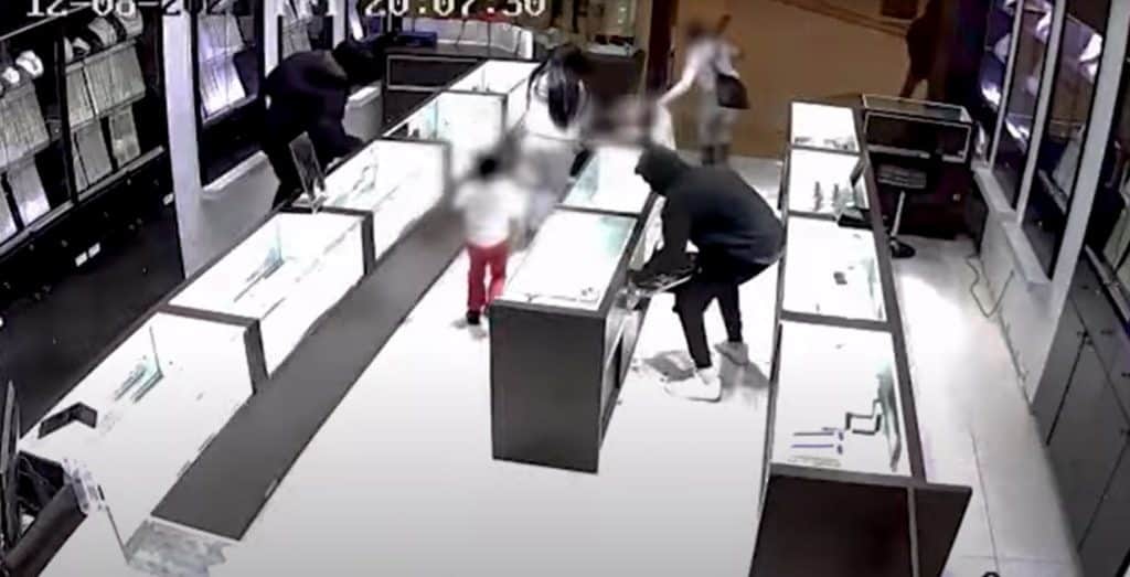 Police crack down on jewellery heists and 'lawless public behaviour' at Mississauga malls