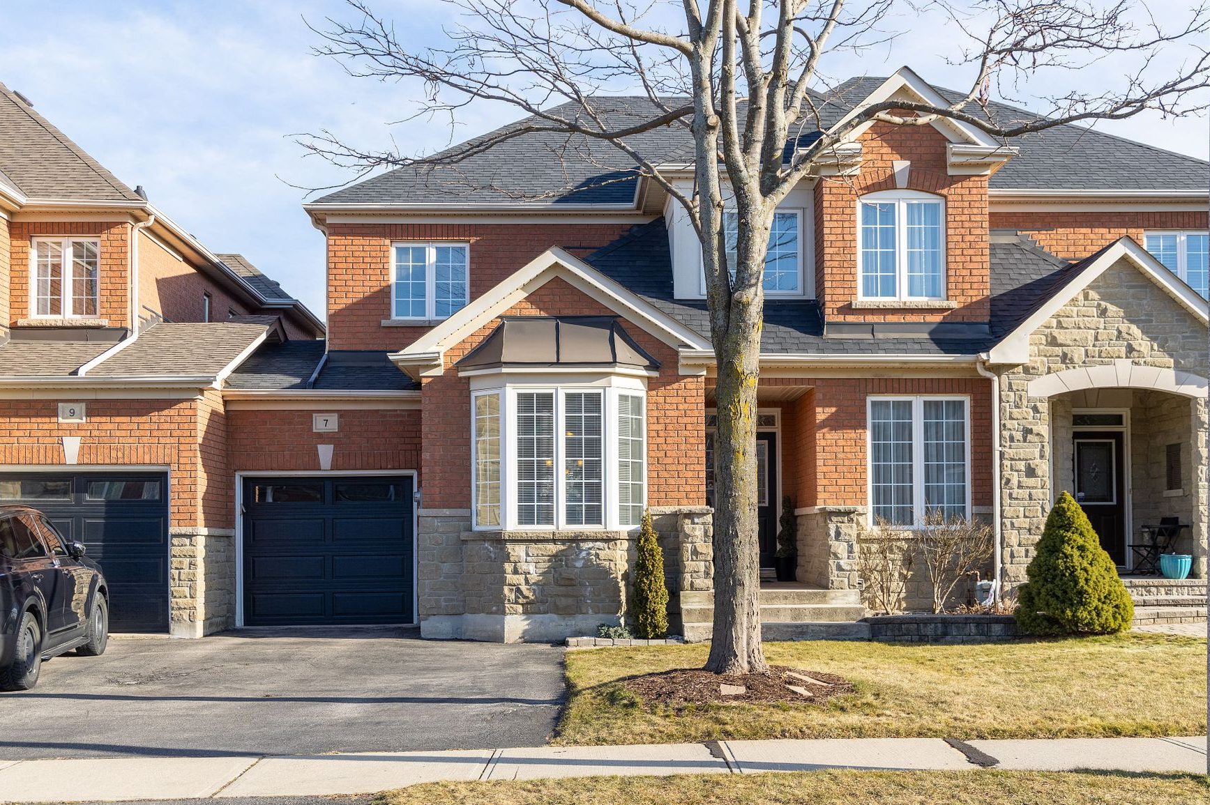 Brampton House of the Week: Freehold townhouse with gas fireplace and huge backyard patio