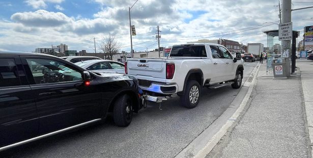 tow truck driver wrong way mississauga