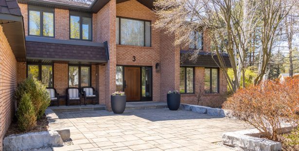 Brampton House of the Week: Mansion with outdoor pool, sauna and high-end appliances