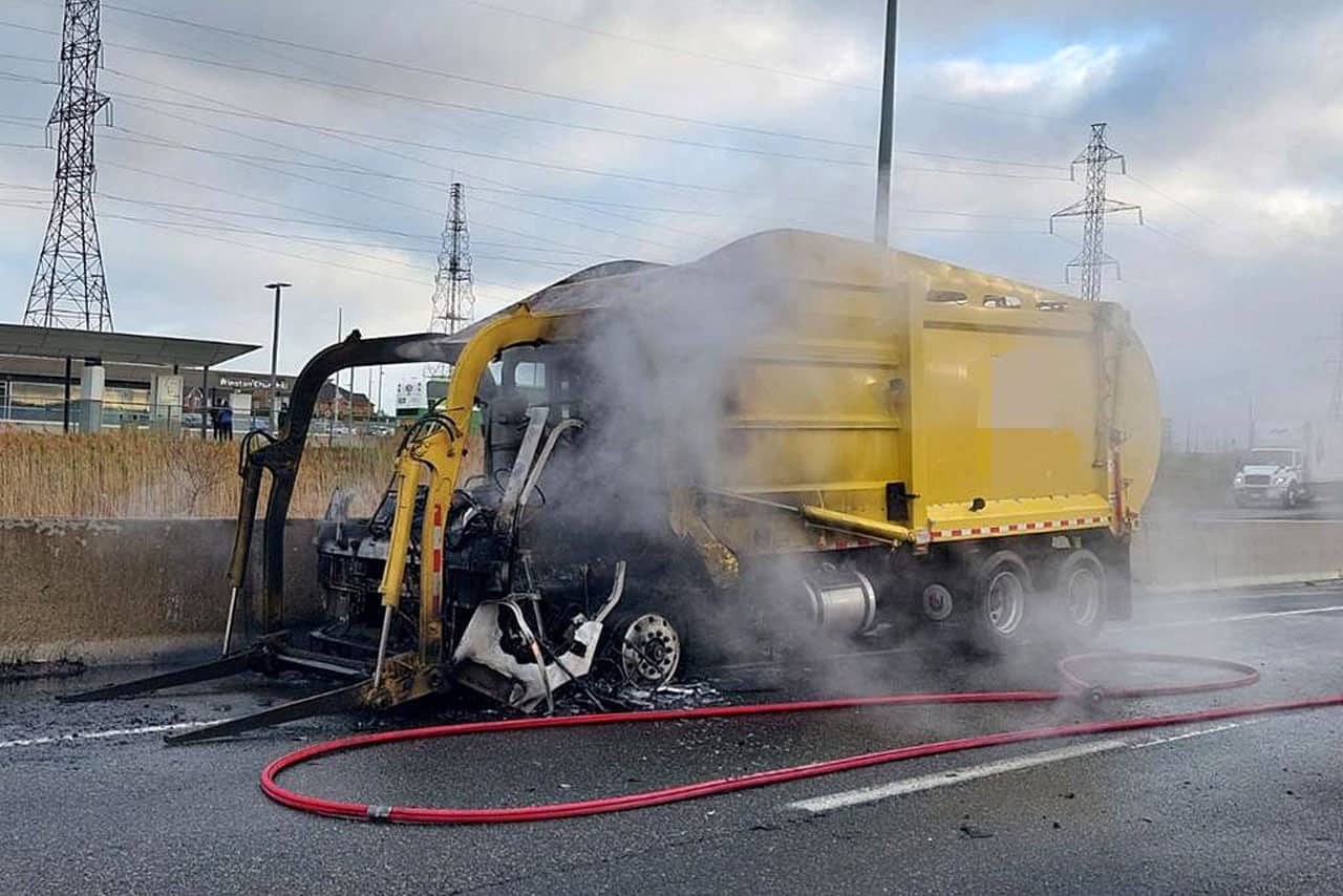 dump truck fire mississauga