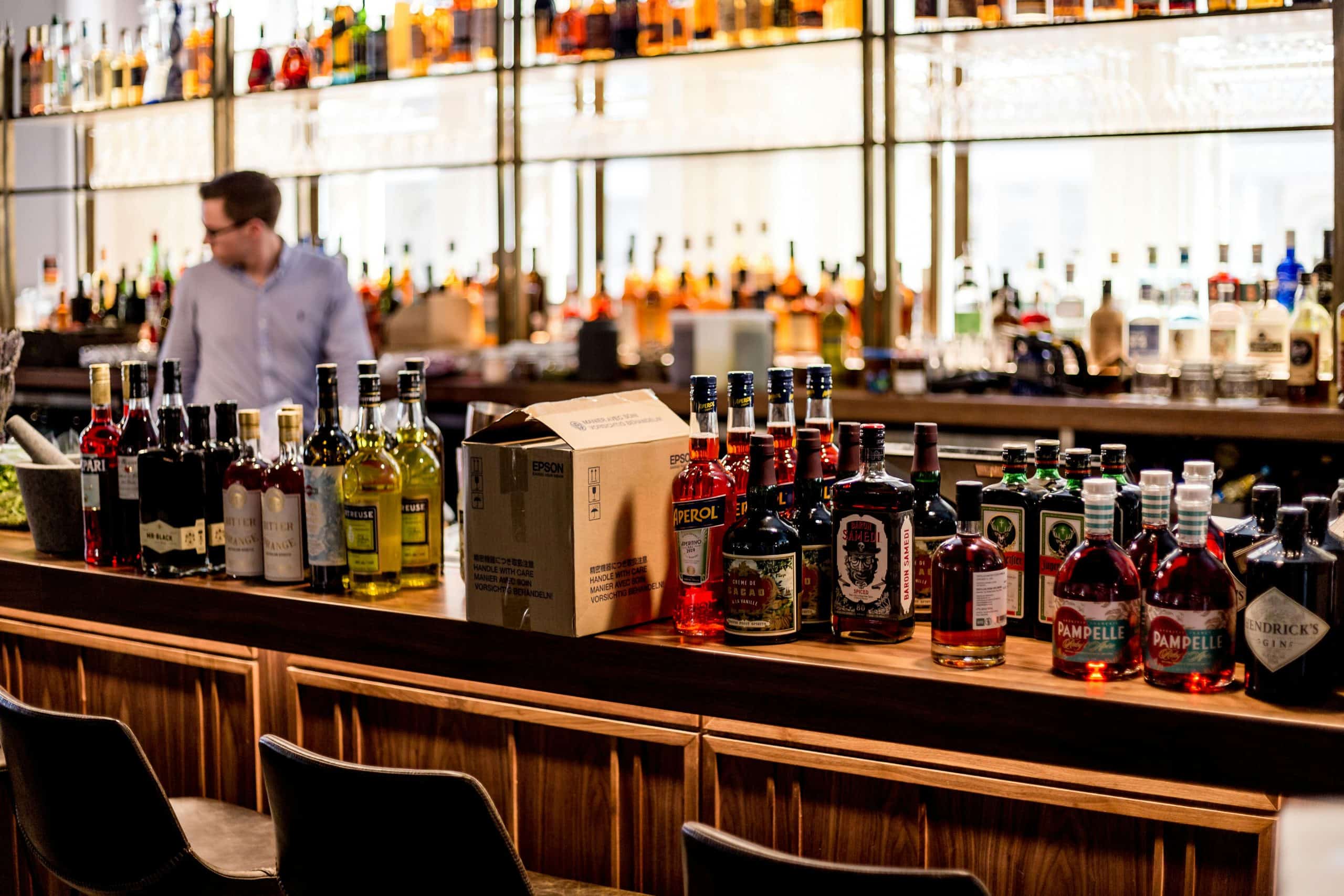 Ontario restaurants and bars struggling amid province's new budget