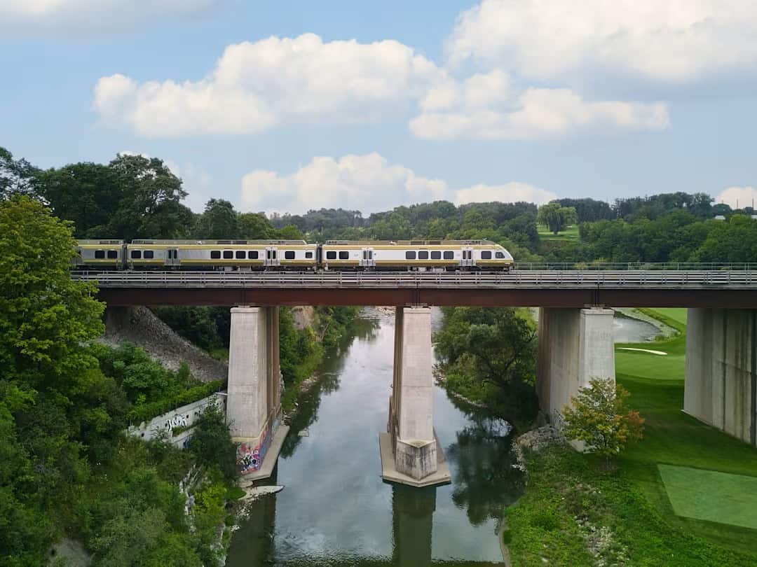 express train from toronto to pearson airport mississauga