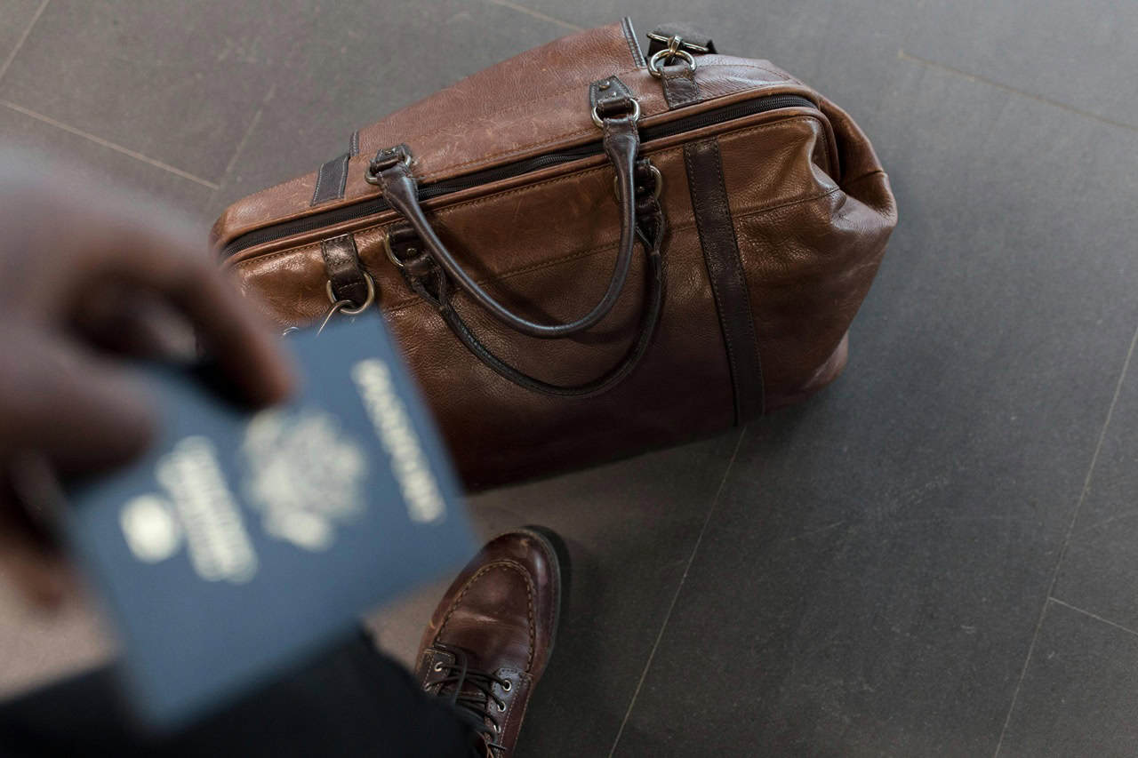 pearson airport baggage handlers charged drug smuggling