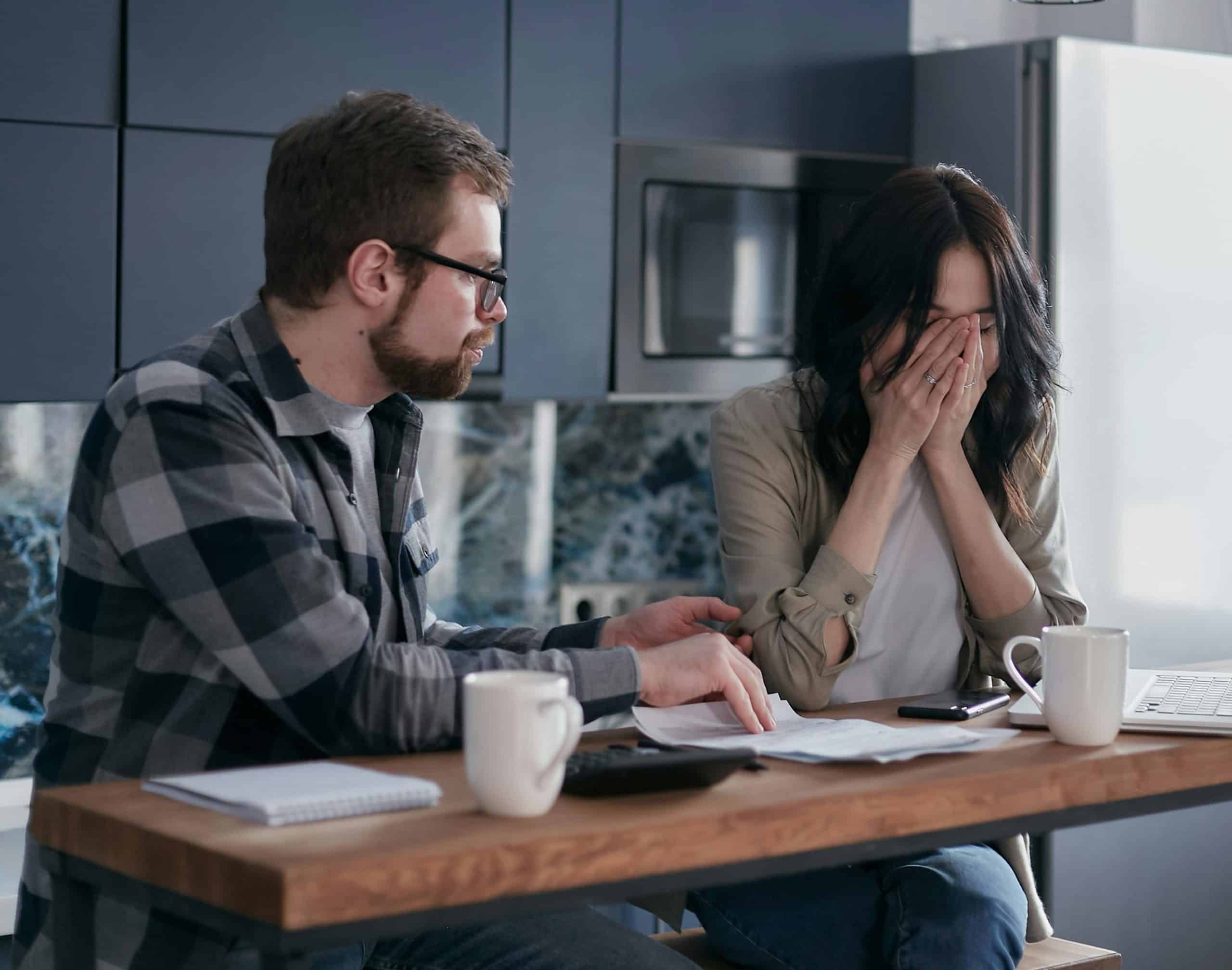 Consumer confidence in free-fall in Canada amid tariffs and cost of living, survey finds