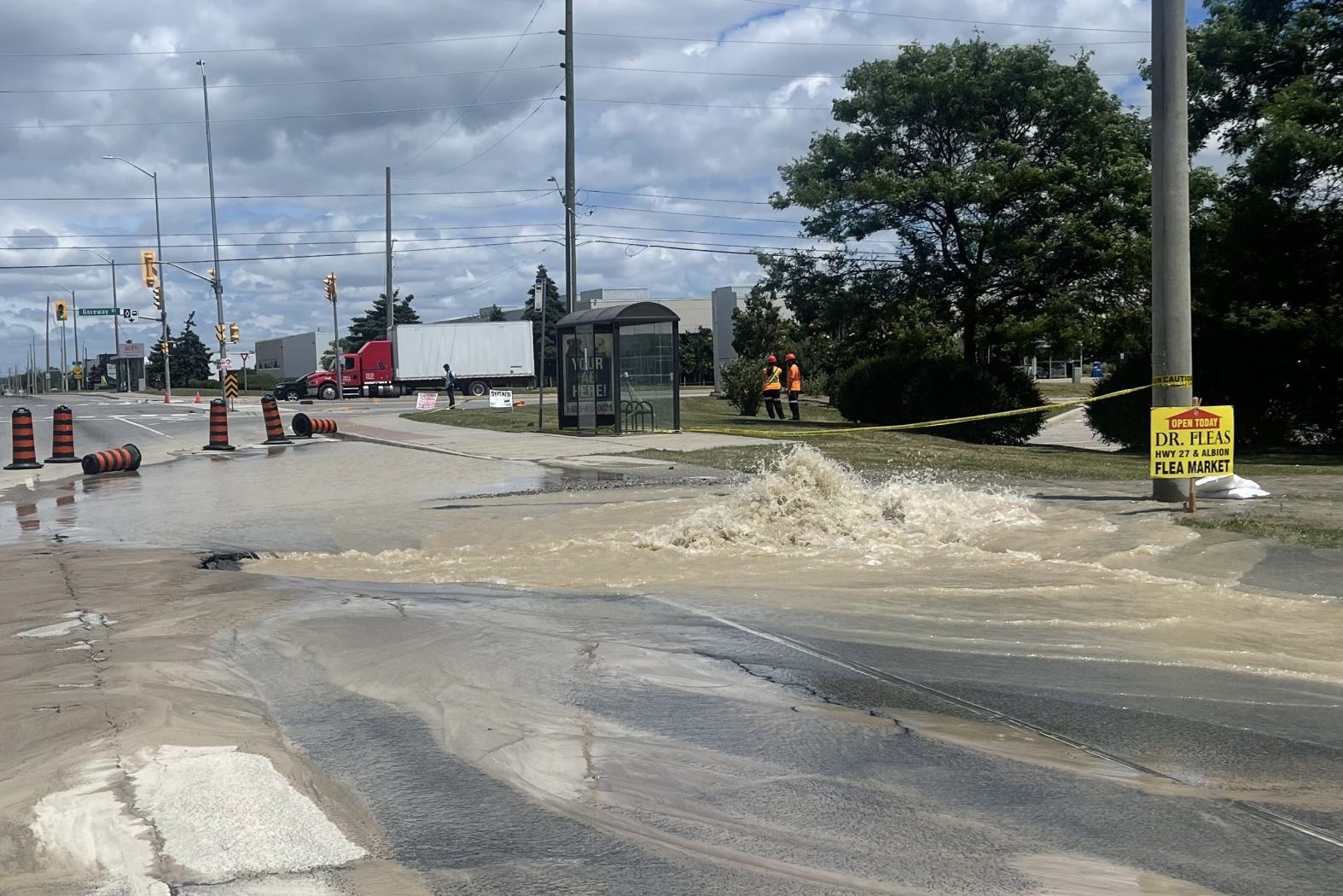 LANES CLOSED: ‘Dangerous’ sink hole shuts down busy road in Brampton, police say