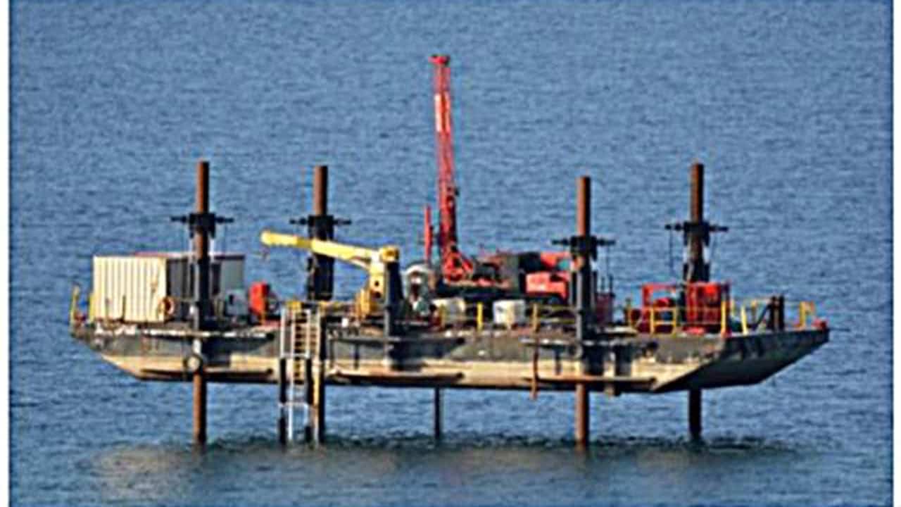 barge lake ontario