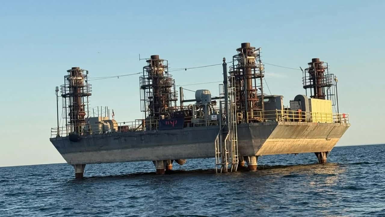 lake ontario barge