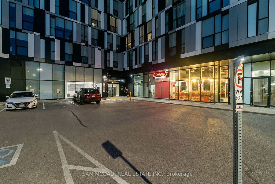 1900 Simcoe St. N. Unit 319