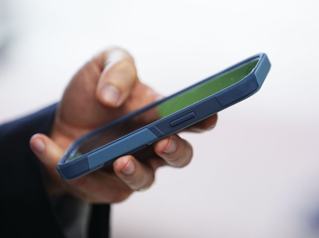 Phones across Canada will buzz during emergency alert test | INsauga