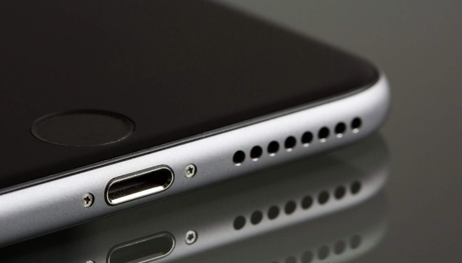 Here's why police say they use cellphones while working in Ontario