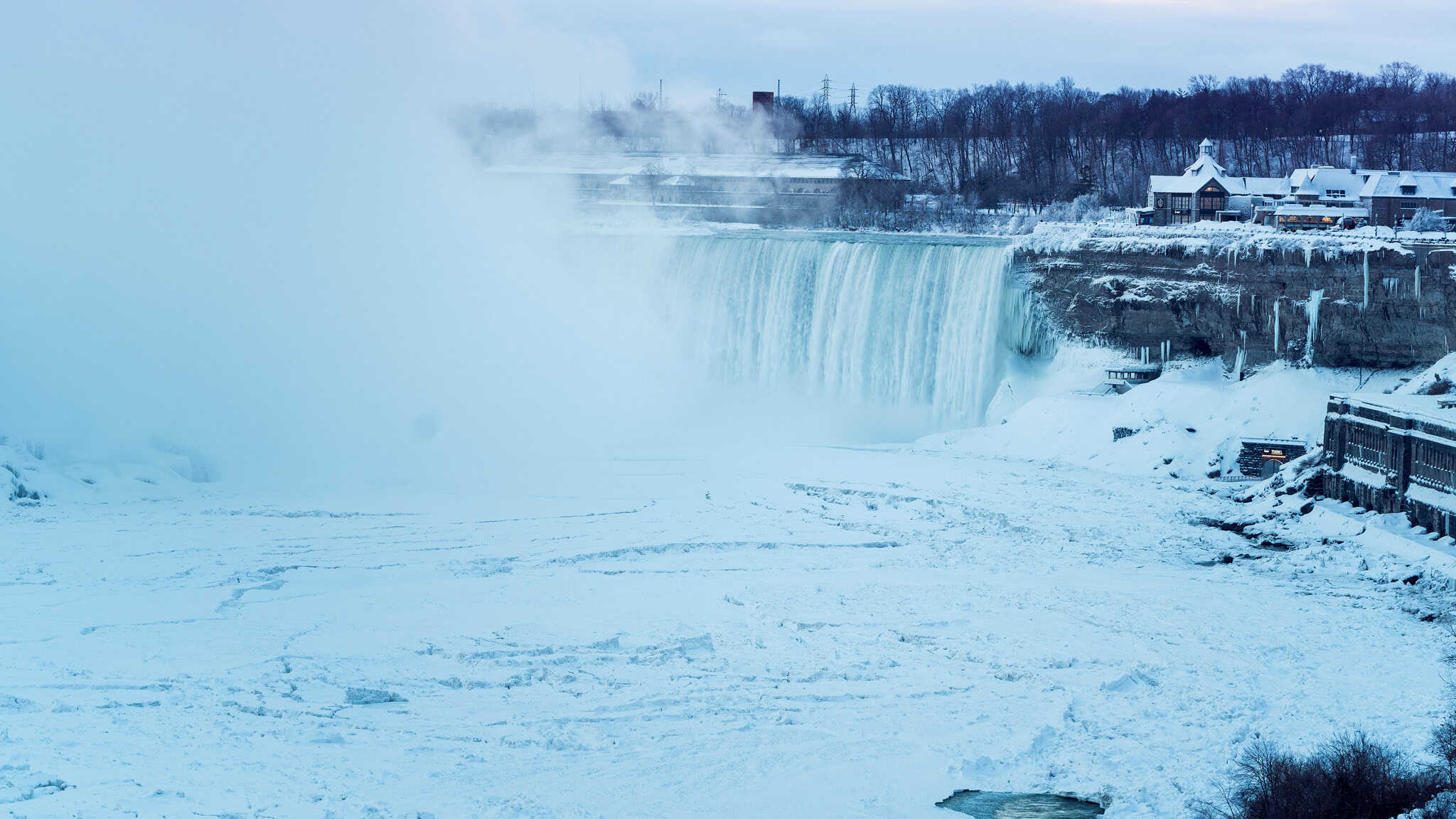 frozen niagara falls ontario