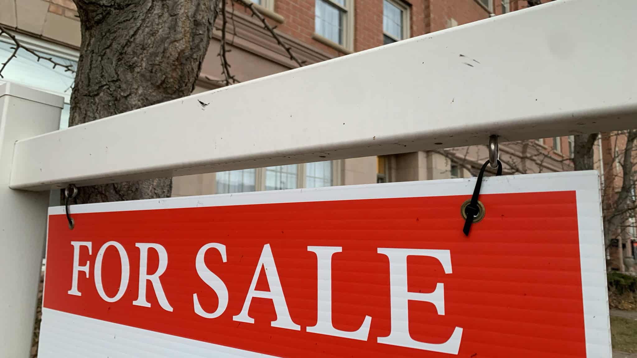 sold homes under asking toronto