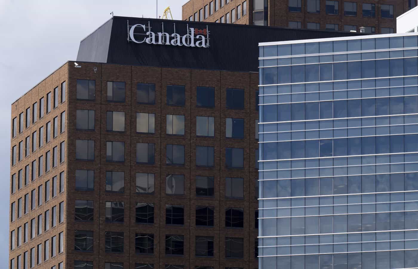 Canadian public servants ordered to work in office 4 days a week as of July