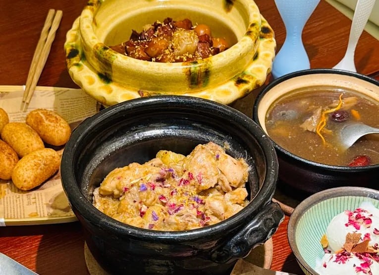 First-ever ancient clay pot rice restaurant opens in Toronto