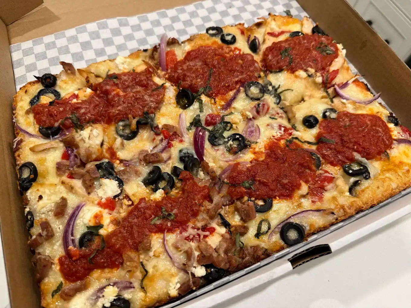 New restaurant and nightlife spot serving Detroit-style pizza and craft cocktails has opened in Oshawa