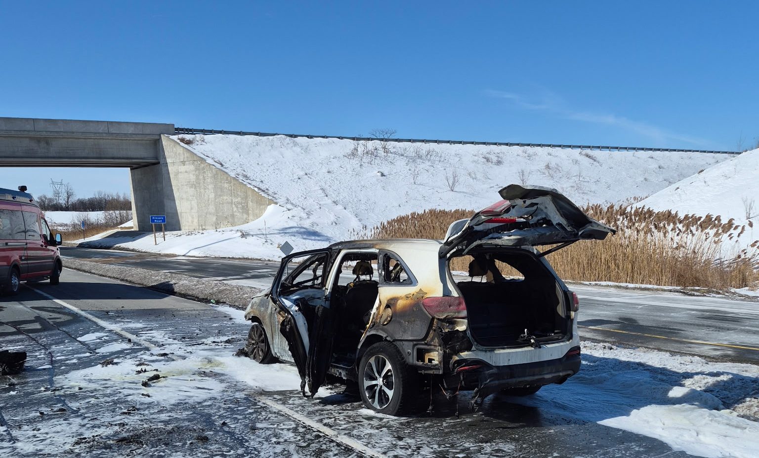 Vehicle fire on Highway 407 at Lakeridge Road