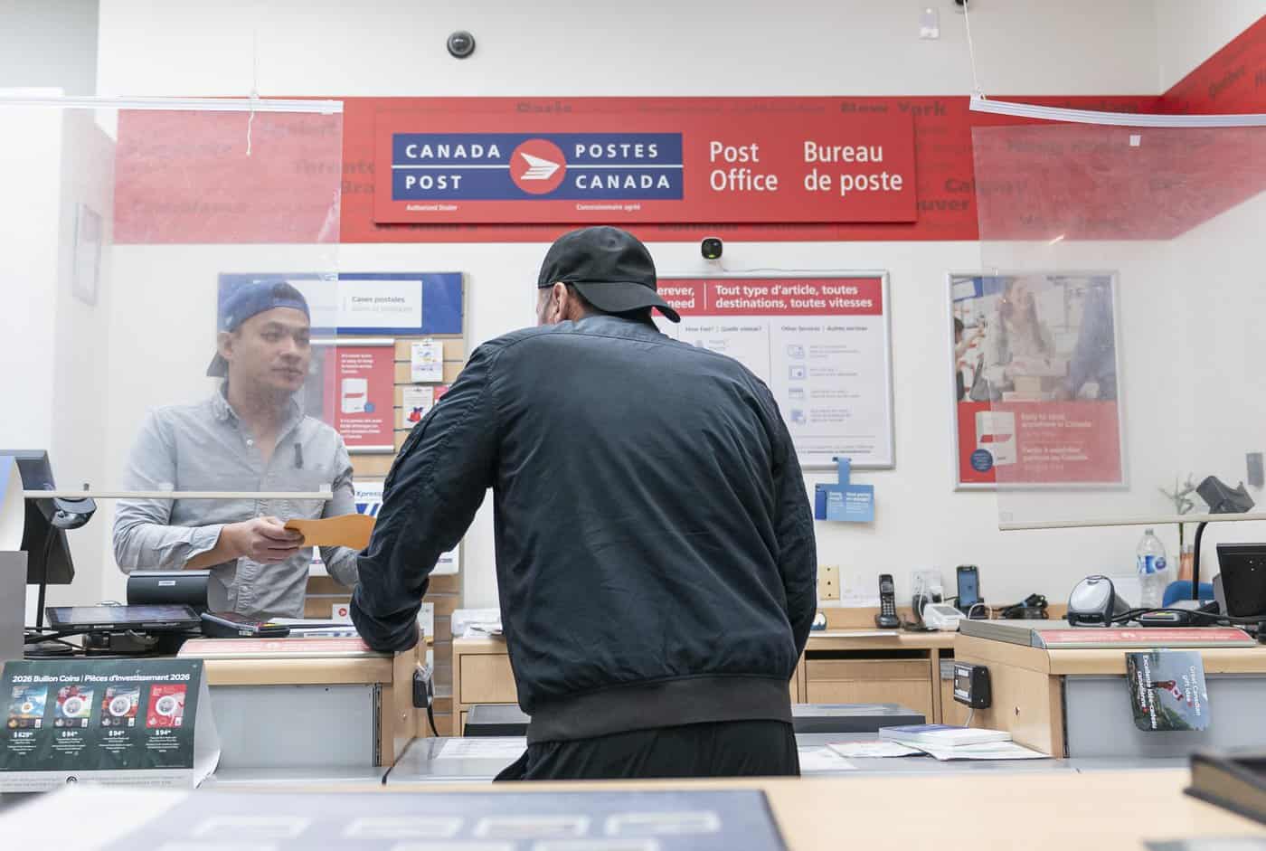Canada Post beginning work to end most door-to-door mail delivery