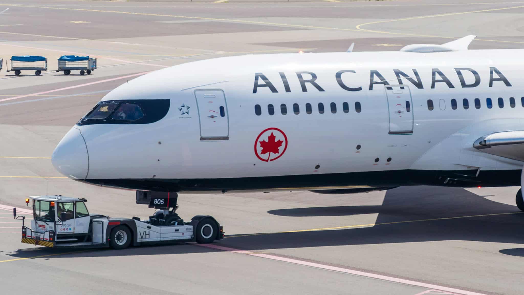 air canada suspend flights