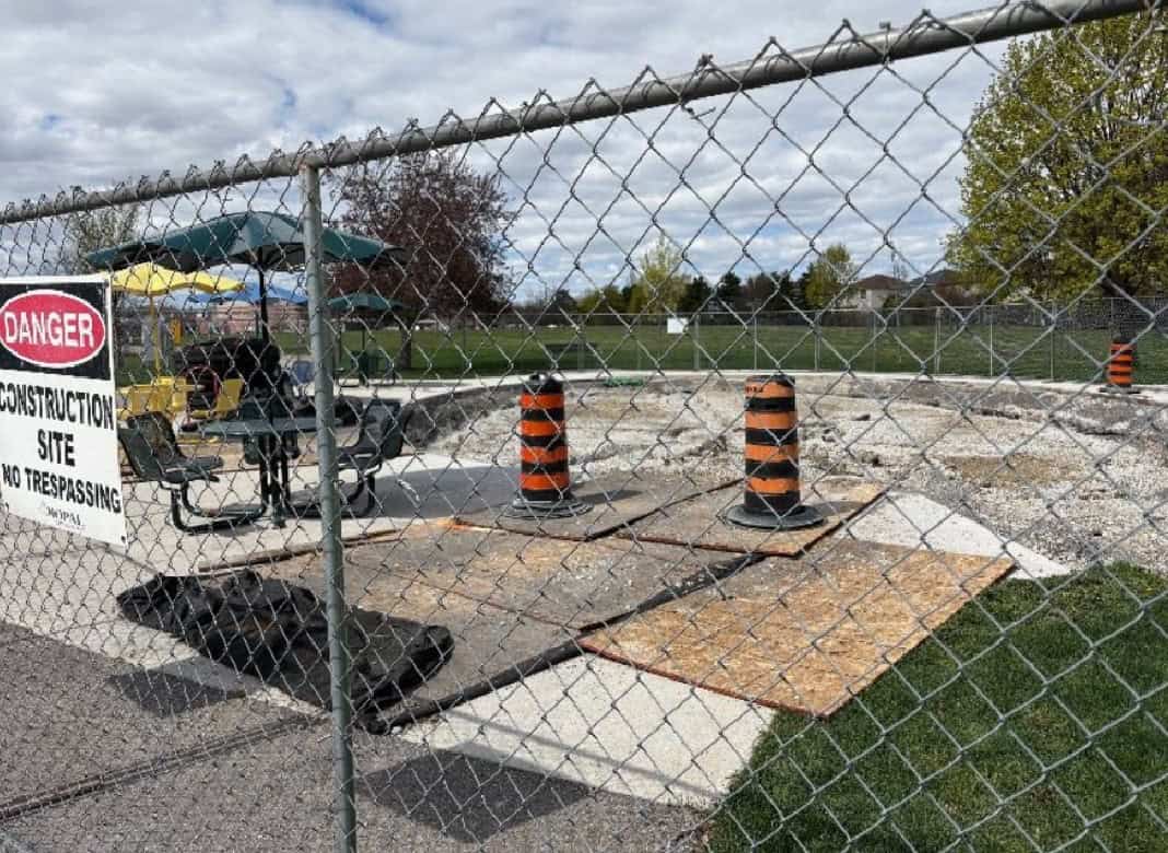 broken spray pad in mississauga.