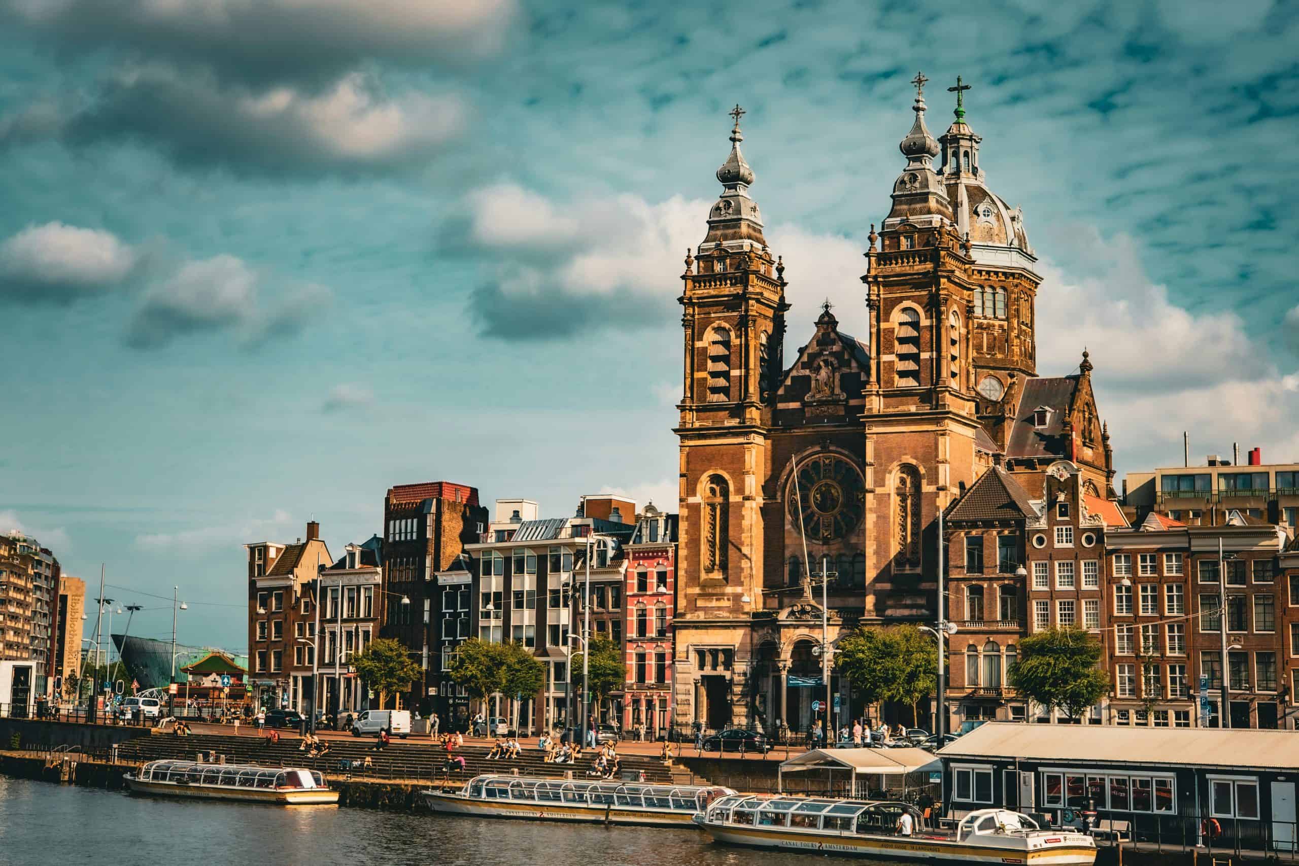 Canada updates travel advisories on key European tourist hot spots