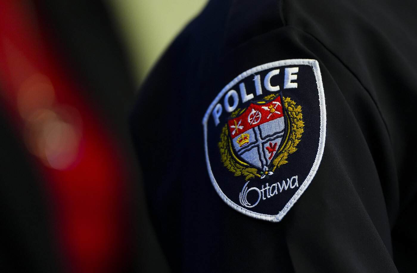 Ottawa police investigate murder-suicide after 2 boys found dead in home, dad in car